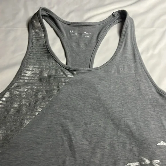 Under Armour Light Gray Tank with Shiny Silver Pattern - Picture 4 of 9